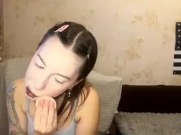 Suzettemorss  live sex cam