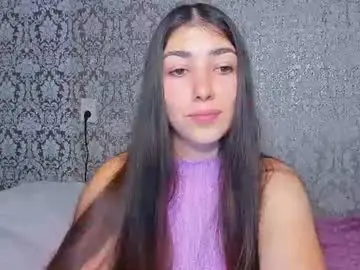 Adrianakuiper  live sex cam