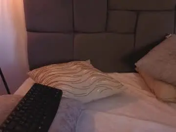 Alaiaaddict  live sex cam