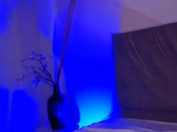 Alaiaaddict  live sex cam