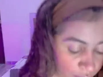 Andreasweet2  live sex cam