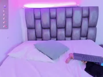 Carolinemiller1  live sex cam