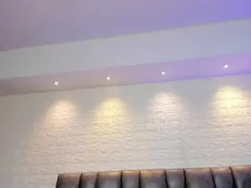 Carolinemiller1  live sex cam