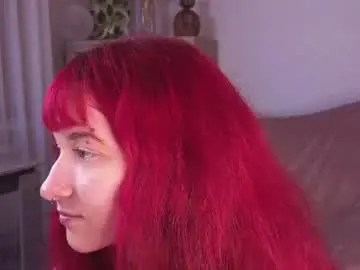 Feralmacaron  live sex cam