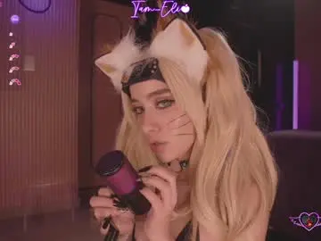 Iam_eli  live sex cam