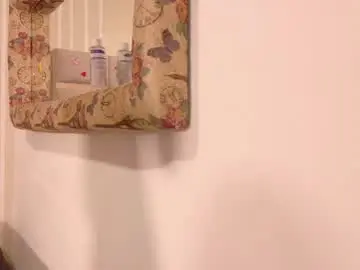 Melodyroll  live sex cam