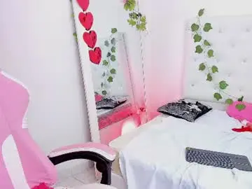 Kiarasexy69  live sex cam