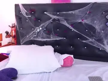Kiarasexy69  live sex cam