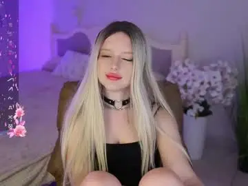 Milanamoons  live sex cam