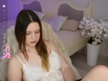 Milanamoons  live sex cam