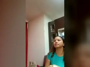 Emilycmich  live sex cam