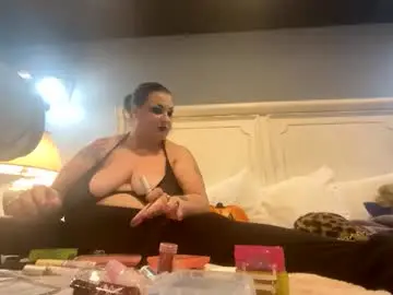 Femdomluxx  live sex cam