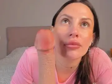 Immolly1  live sex cam