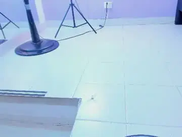 Liaconnor  live sex cam