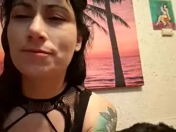 Lilluxxxy  live sex cam