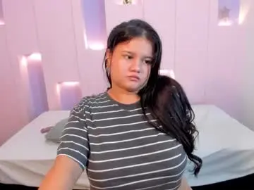 Saravixen2  live sex cam