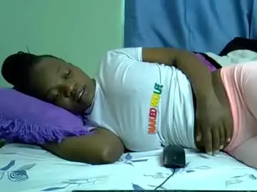 Sexxybuttie  live sex cam