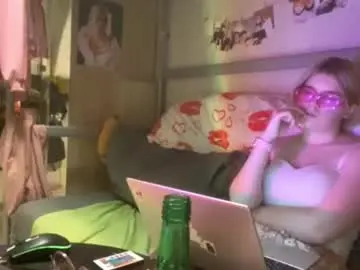 Shaenosworthy  live sex cam