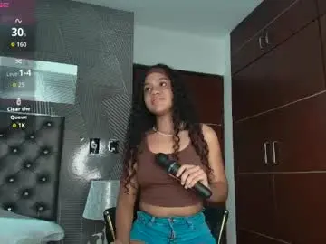 Bellaleone  live sex cam