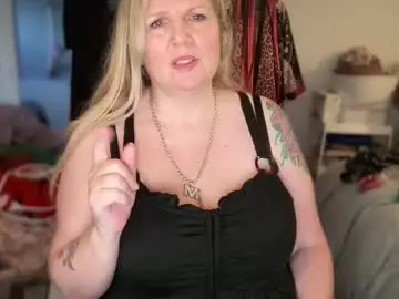 Cougarmollie  live sex cam