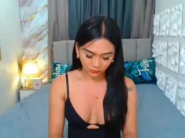 Daniellehugecock  live sex cam