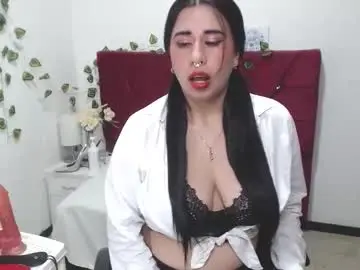 Julieta_curvy69  live sex cam