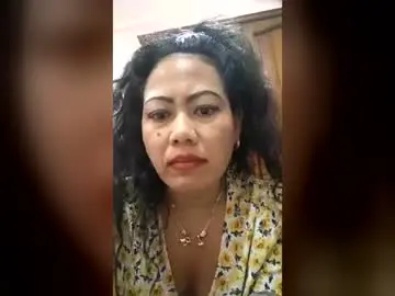 Lindarossyta329  live sex cam