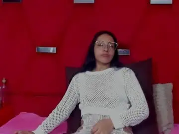 Miadivinehyh  live sex cam
