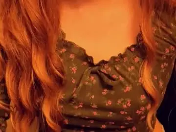 Poppybloopy  live sex cam