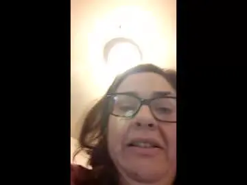 Roseiswett  live sex cam