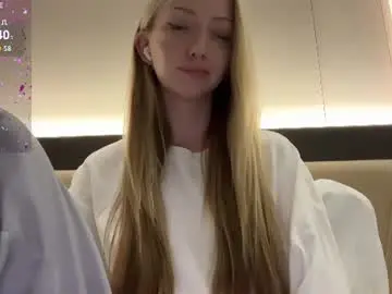 Awwrora  live sex cam