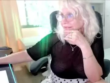 Ghertrudequeen  live sex cam