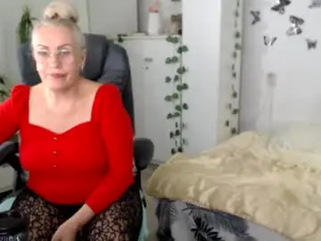 Ghertrudequeen  live sex cam
