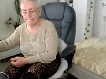 Ghertrudequeen  live sex cam