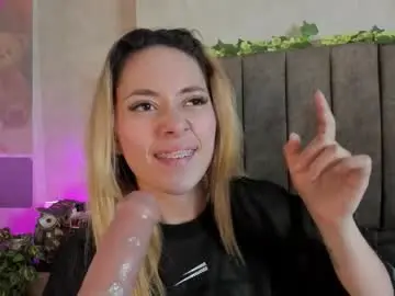 Lanaamills  live sex cam