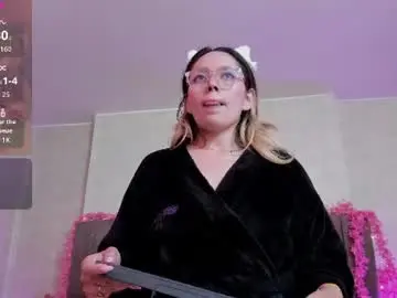 Lanaamills  live sex cam