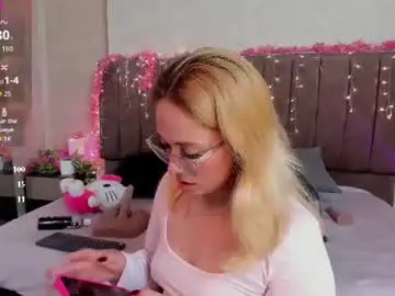 Lanaamills  live sex cam