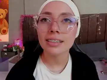 Lanaamills  live sex cam