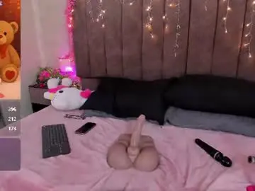 Lanaamills  live sex cam
