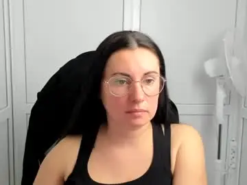 Lucyycharm  live sex cam