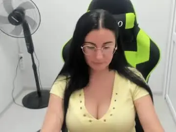 Lucyycharm  live sex cam