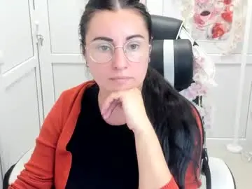Lucyycharm  live sex cam