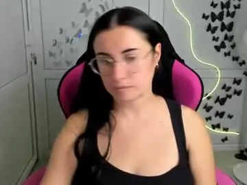 Lucyycharm  live sex cam