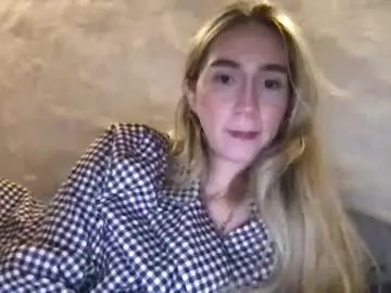 Pinkilola  live sex cam