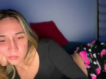 Pinkilola  live sex cam