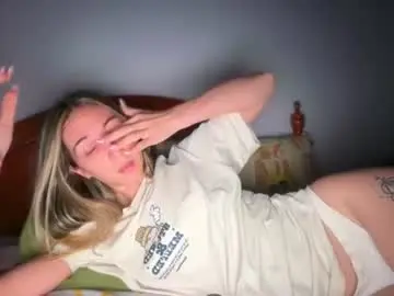 Pinkilola  live sex cam