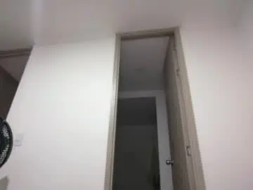 Pinkilola  live sex cam