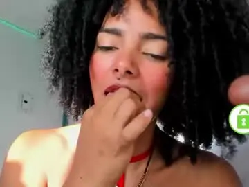 Duamilktits  live sex cam