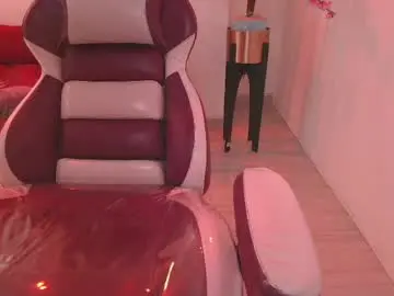 Emiily_andrews  live sex cam