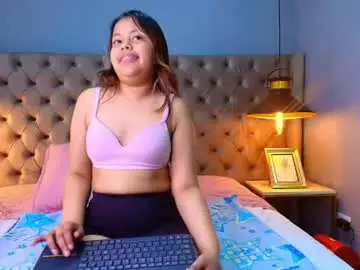Kyliesweett  live sex cam